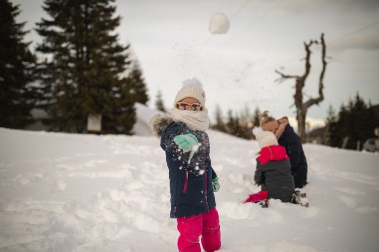 Best Kids Shoes for Warm Feet on Cold Days